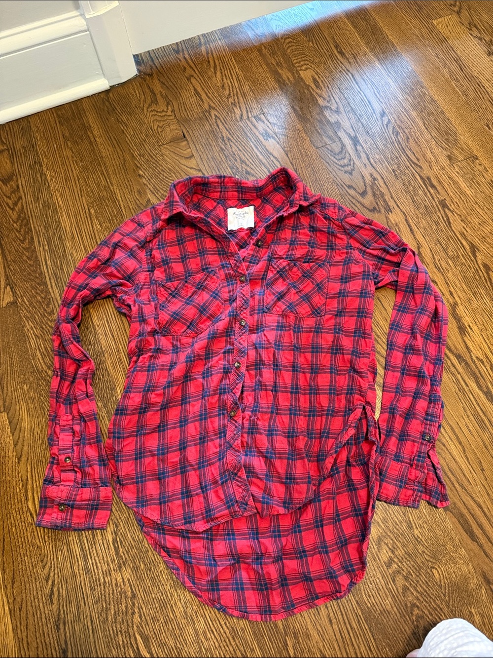 Abercrombie & Fitch Red Plaid Button-Down Shirt Size M medium
